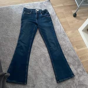 Jeans byxor i Nytt skick aldrig använt 