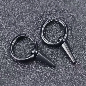 Svarta nitörhängen - Säljer dessa örhängen då de inte kommer till användning!🖤