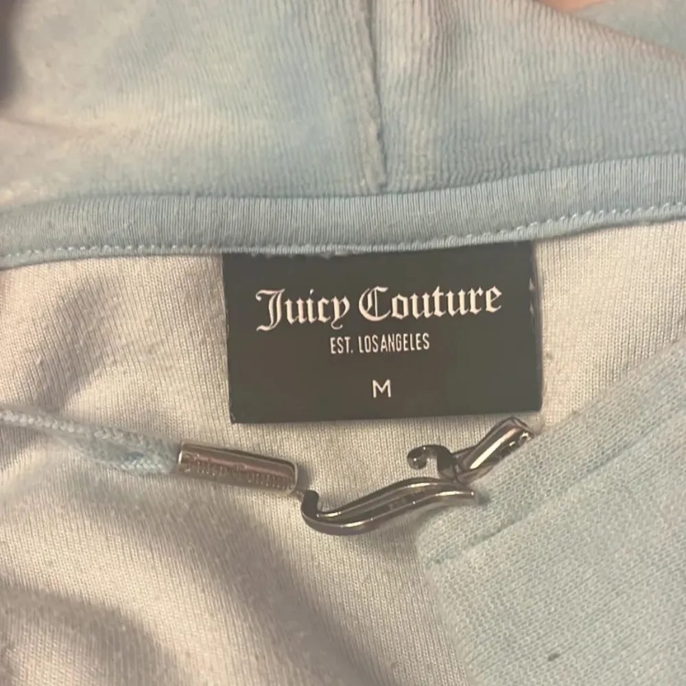 Fin ljusblå juicy couture tröja använd fåtal gånger🩵. Tröjor & Koftor.