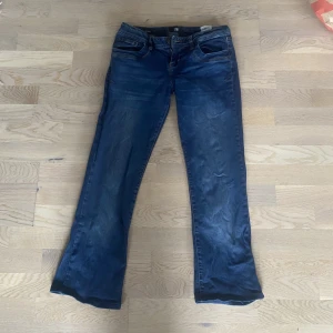 LTB Jeans Valerie - Assnygga LTB jeans som inte kommit till användning alls pga köpte fel storlek 🩷 Pris kan diskuteras!!