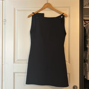 Klänning  - Som ny 