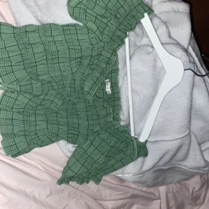 Grön topp - Grön topp från Nelly. Som nu, använd 1 gång