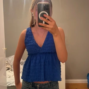 Blå topp - Asfin blå topp som knapp är använd från costes💞 Nypris 269!