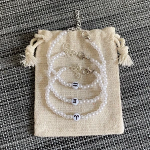 Stjärntecken Armband - Finns i alla 12 stjärntecken (någon kan vara slutsåld) 1 för 39kr & 2 för 58kr frakt ingår. 💌Instagram - Vikiicom