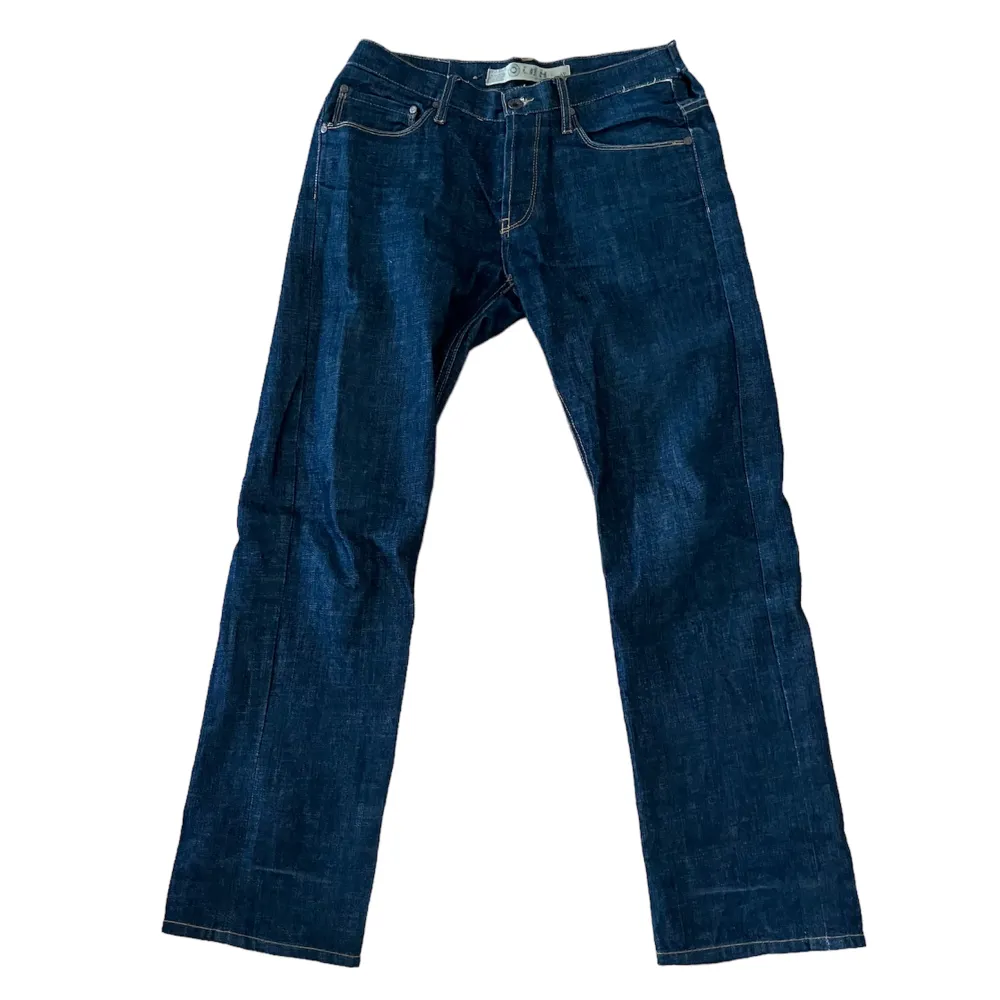 Coola vinsten lågmidjade Baggy jeans som jag sytt in i midjan, går dock givetvis att sprätta upp om det önskas! 🥰. Jeans & Byxor.