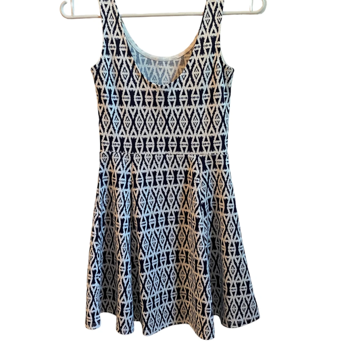 Vitblå mönstrad klänning  - 90