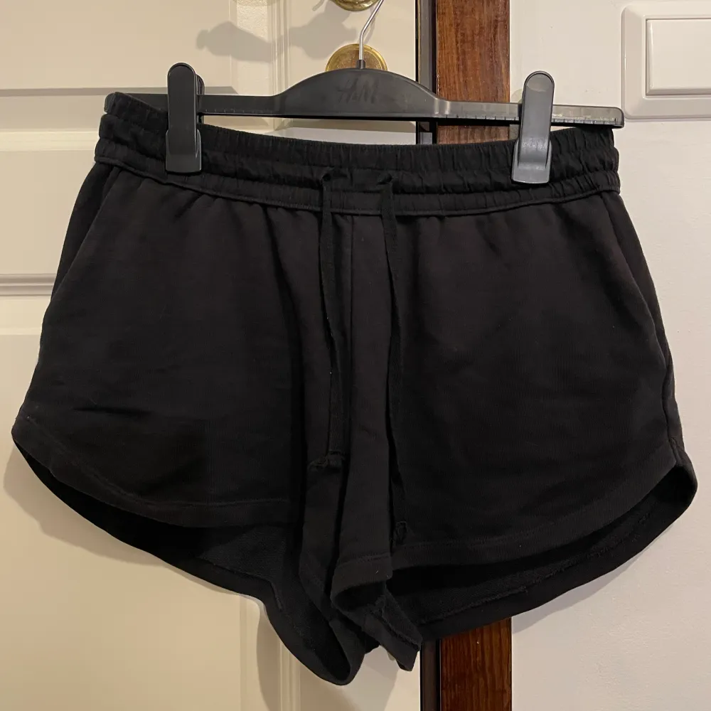 Några år och gamla normalt använda.. Shorts.