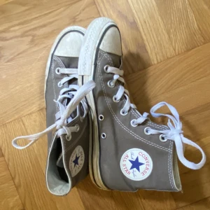 Skor - Söta converse i strlk 39/40❤️ (Tvättas innan köp!)