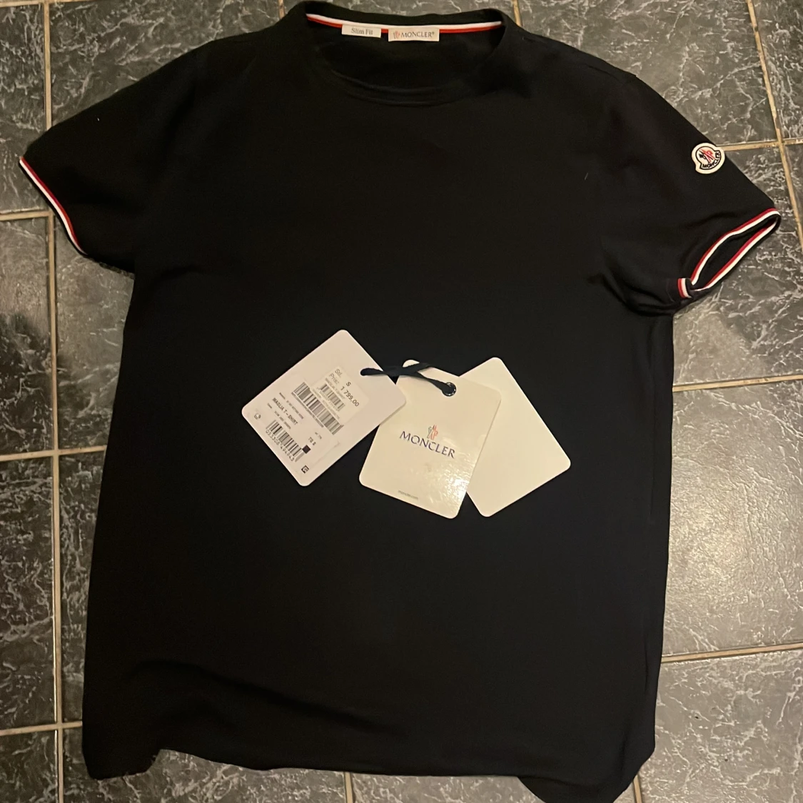 Moncler tshirt