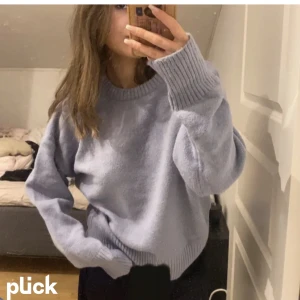 Stickad tröja  - Jätte fin ljusblå stickad tröja som är perfekt på en sommarkväll❤️❤️