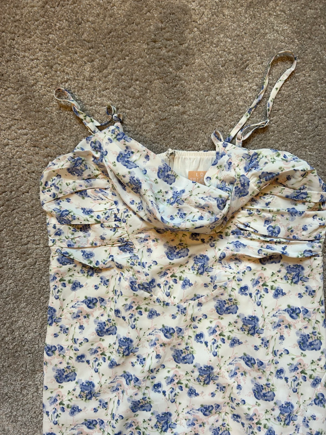 Klänning helt ny - 90