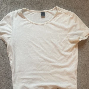 tröja - Snygg basic vit t-shirt❤️ 