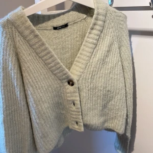 Kofta Gina Tricot - I nyskick, storlek M