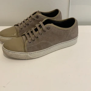 Lanvins billigare vid snabb affär  - Säljer dessa lanvins för att jag har tröttnat på dem. De är storlek uk 8 som motsvarar storlek 41-41,5 Säljer för 1800