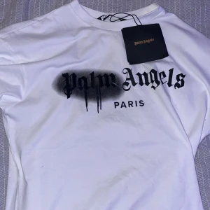 Palm Angels ”Spray” T-Shirt - 10/10 endast tvättad 1 gång, inte använd sedan tvätten. Strl S