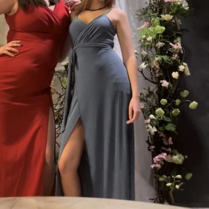 Balklänning strl S (blå) - Använd 1 gång så fint skick! 