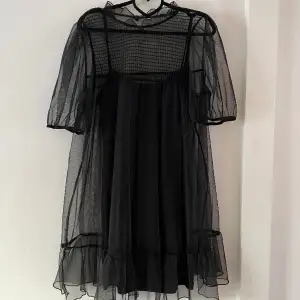 Svart mesh klänning, använd ett fåtal gånger. 