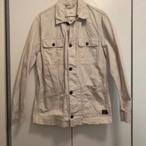 Overshirt - Overshirt i fint skick.