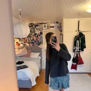 Blommig kjol - Fin sommarkjol 