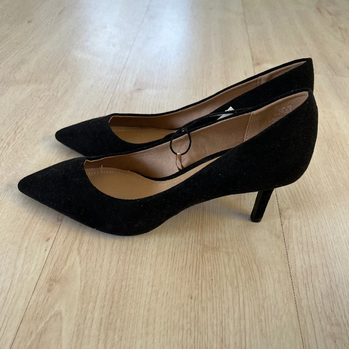 Oanvända skor, lapp kvar!  - 90