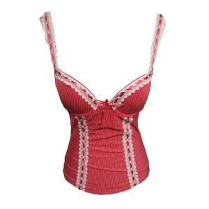 Röd korsett  - Kontakta vid intresse <3