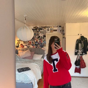 Cool college tröja  - Tröja i fint skick