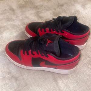 Nike Jordan sneakers. Sparsamt använda. Storlek 36,5. 
