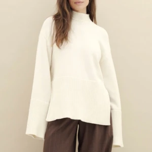 Stickad tröja - Vit stickad tröja i strl XS. I fint skick 🧸