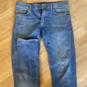 J lindeberg jeans - Blåa jeans från j lindeberg slim/straigt fit, inga defekter