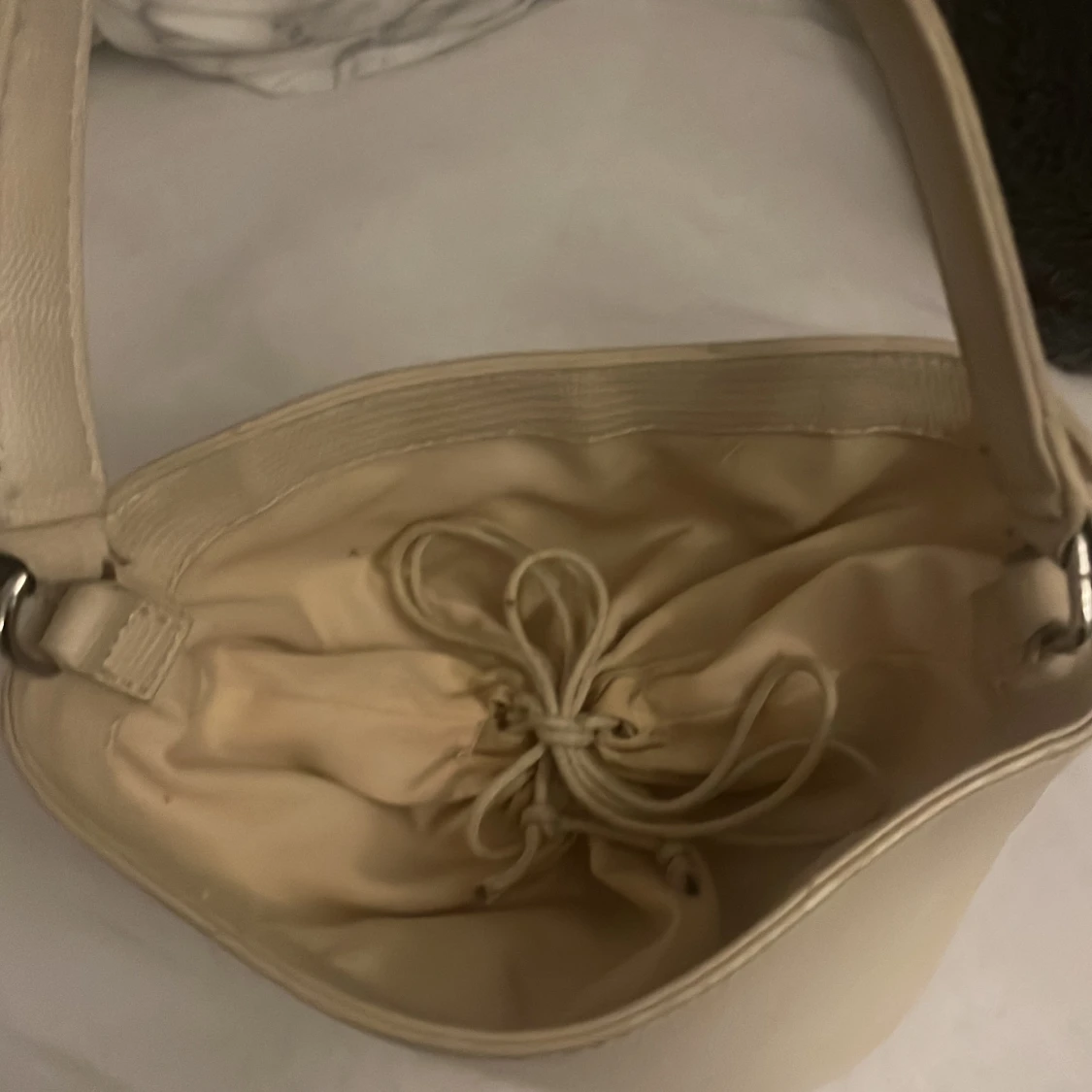 Beige väska  - 90