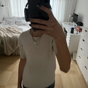 Soft goat tröja  - Stickad kashmir T-shirt från soft goat