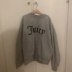 Juicy tröja❤️ - Säljer denna jätte fina juicy tröjan då den inte längre kommer till användning!❤️ 