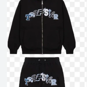 Trapstar dress  - Tjena, Säljer min trapstar dress som jag beställde från hemsidan för ungefär 2700 kr. Använd ungefär 3 gånger men sen märkte jag att jag hellre klär mig mer stiligt än mjukis. Den är självfallet äkta.