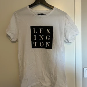 Lexington T-shirt - T-shirt i bra skick, knappt använd. Inga märken.
