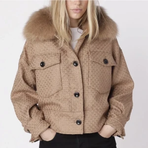 Meotine jacka  - Jättesnygg meotine jacka i storlek xs/s, knappt använd 💗 skriv för fler bilder💗 perfekt till hösten/vintern 