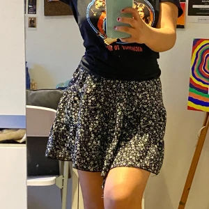 Sommar kjol  - Sommar kjol, använt 2 gånger!🌼