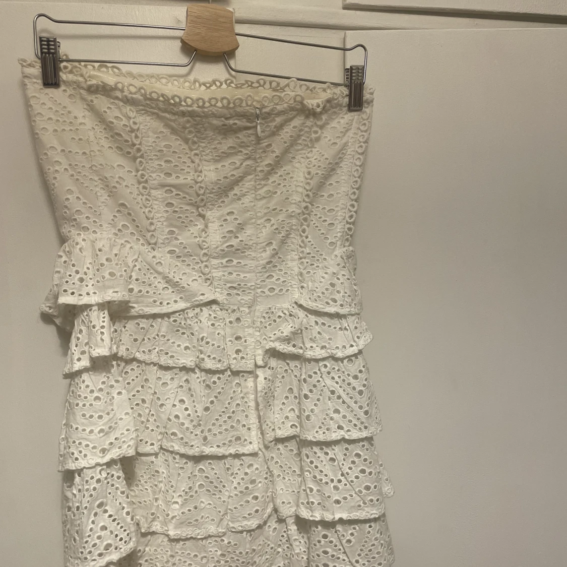 Vit spetsklänning från asos