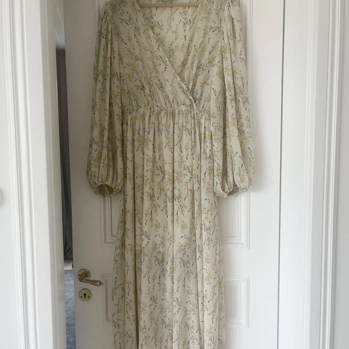 Blommig maxiklänning från NA-KD