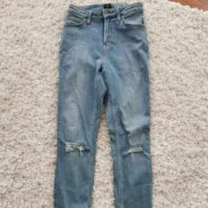 Lee - Så gott som nya. 