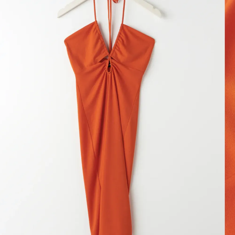 Cool orange klänning från Gina. Knappt använd. . Klänningar.