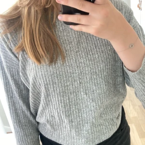 Tröja - Tröja med mycket bra skick, knappt använd