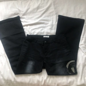 VINTAGE ICHI JEANS - Innebenslängd: 77cm 💗 Har inga defekter och passar stl 40. Ställ gärna frågor och kontakta om det finns intresse!! 