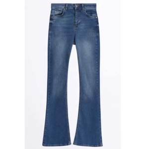 Bootcut jeans från Gina i mycket bra skick, endast använda 2 gånger! Stl XS. 💓