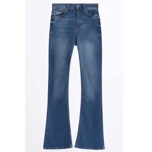 Bootcut jeans - Gina Tricot - Bootcut jeans från Gina i mycket bra skick, endast använda 2 gånger! Stl XS. 💓
