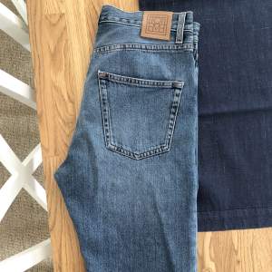 Toteme jeans i mom jeans modell. Snygg på tvätt! 
