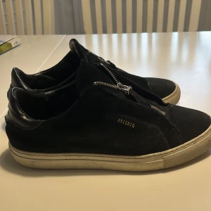 Arigato skor - Sköna arigato skor i bra skick 7/10 använt ett tag men har inte användning av dom längre 