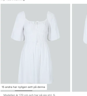 STUDENTKLÄNNING - En fin studentklänning från BikBok, använd en gång och är i fint skick☺️stor i storleken, jag är oftast en S eller M men i denna hade jag XS