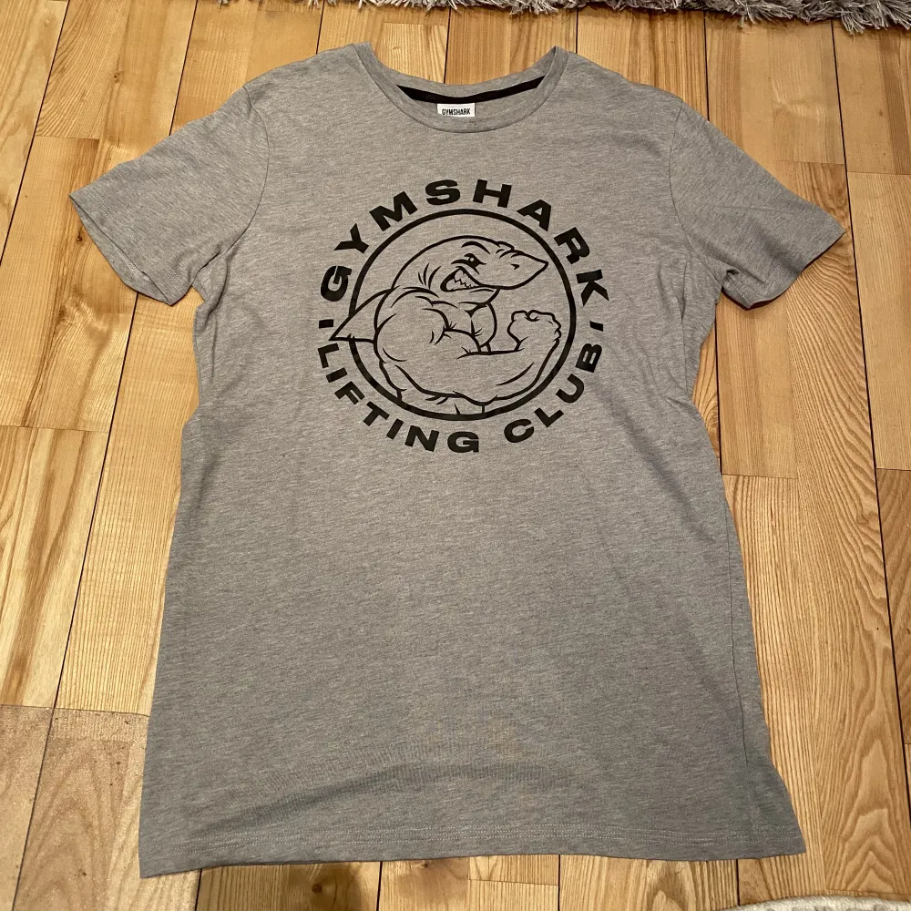 Gymshark T-shirt, funkar tills både träning och utanför. Fint skick. Storlek S. T-shirts.