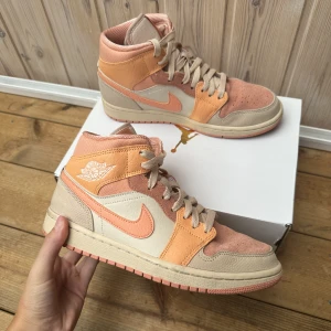 Jordan 1 Apricot strl 40 - Använda max 5 gånger så i jättefint skick🩷