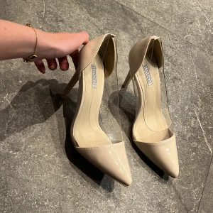 klackar - Klackar från Nelly, strl 39. Endast testade!! Säljer då dom var får små för mina fötter 🤍